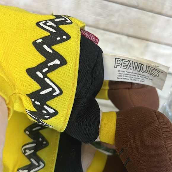Charlie Brown plush - Picture 7 of 10